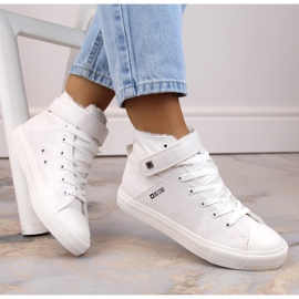 Scarpe da ginnastica isolate alte bianche Big Star V274541F bianca 1