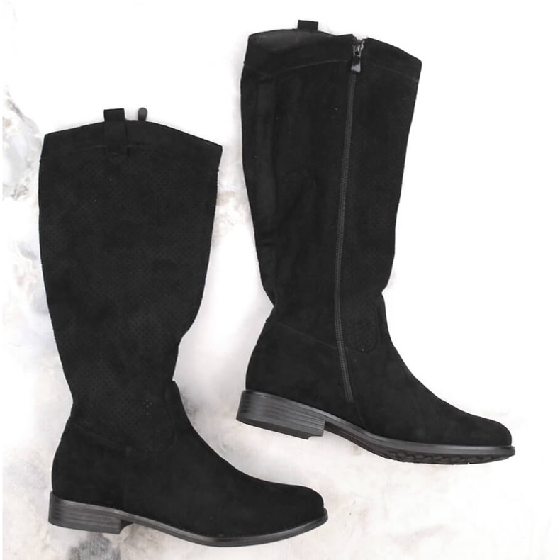 Stivali da donna in camoscio nero traforato Vinceza 16456 1
