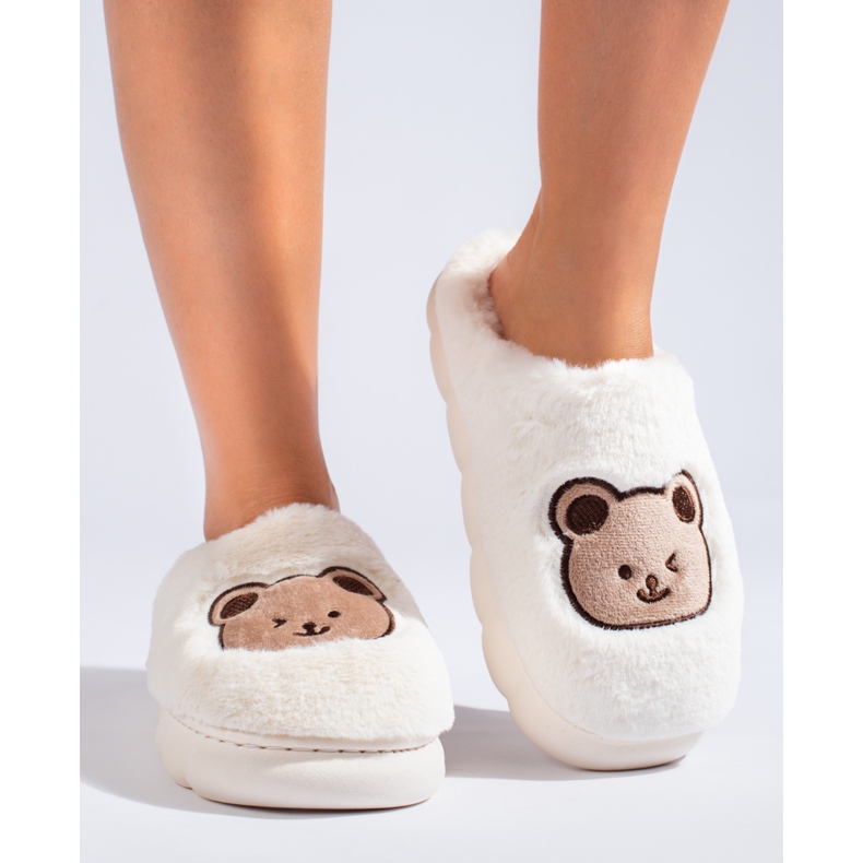 Pantofole in pelliccia bianca con orsetto Shelovet bianco 1