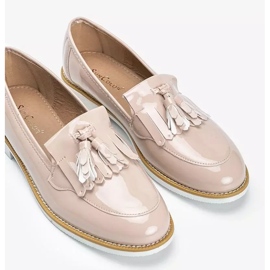 Scarpe laccate beige con frange Lorena 1