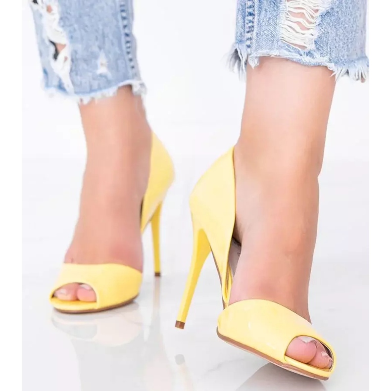 Décolleté gialle su tacco Joliette giallo 2