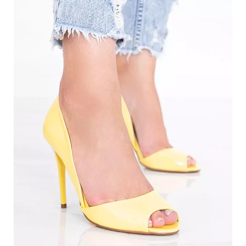 Décolleté gialle su tacco Joliette giallo 1