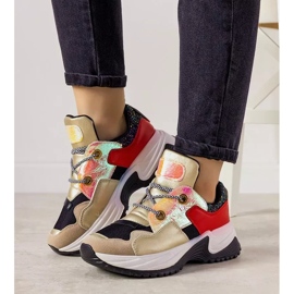 Sneakers oro con suola alta primaverile nero 1