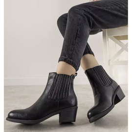 Stivaletti neri slip-on sul palo Pena nero 1