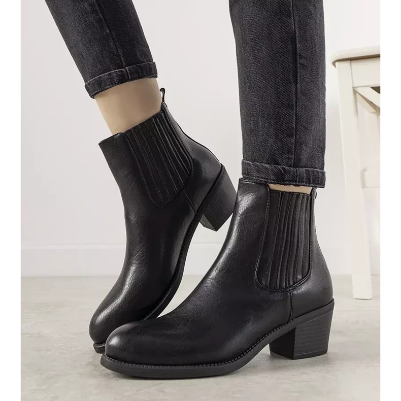 Stivaletti neri slip-on sul palo Pena nero 2