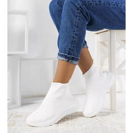 Sneakers alte bianche di Jennifer bianca 2