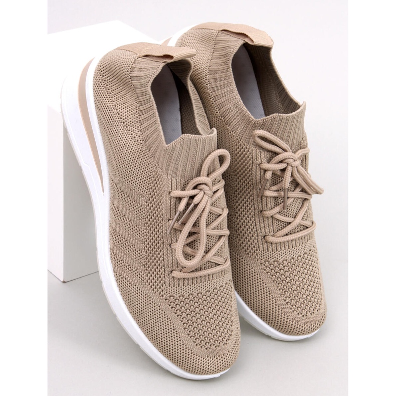 Leakes Scarpe da ginnastica con zeppa color kaki beige 1