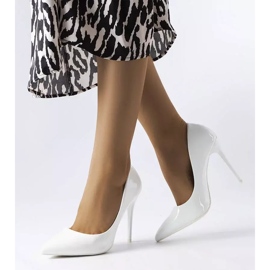 BM Iliana tacco alto laccato bianco bianca 1