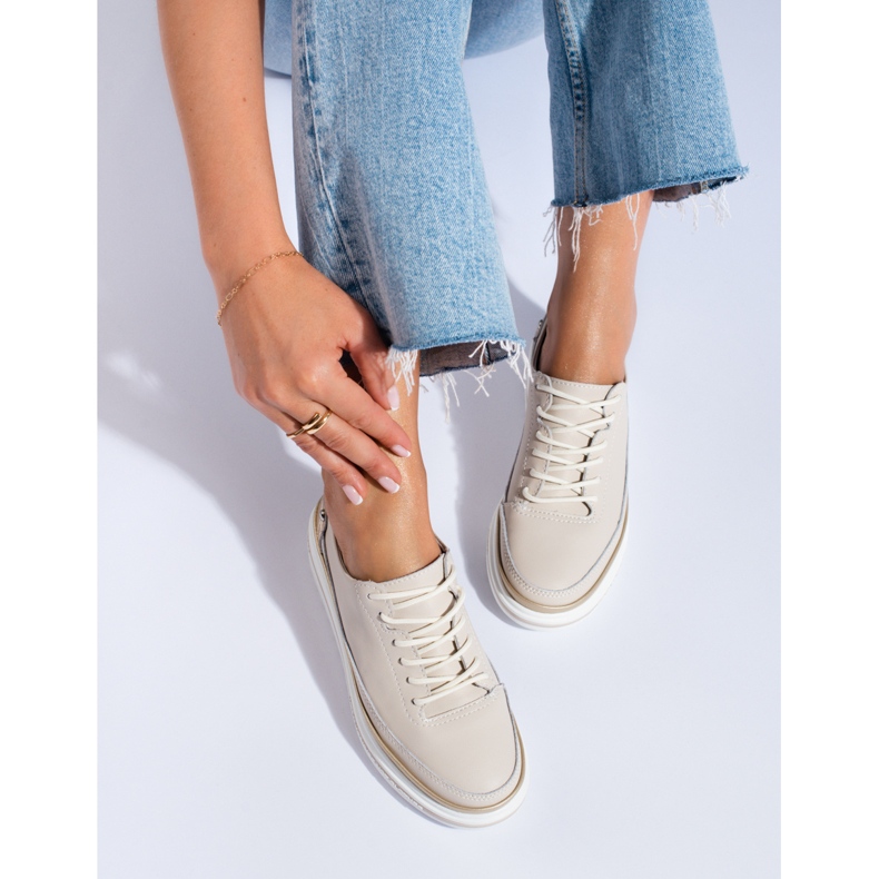 SHELOVET Scarpe da donna in pelle beige sulla piattaforma Shlovet 1