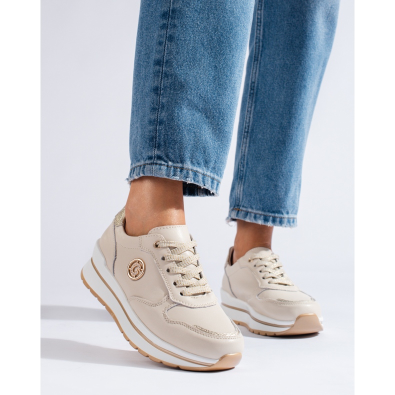 Sneakers con plateau in pelle beige di Shelovet 1