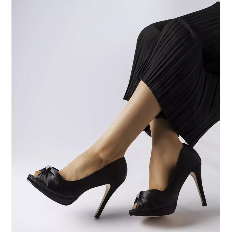 Scarpe con tacco aperte nere di Paré nero 1