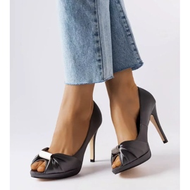 Scarpe con tacco spuntate grigie di Paré grigio 1