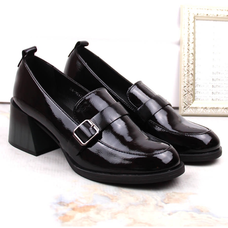 Scarpe da donna laccate nere con tacco decorativo Vinceza 58173 nero 2