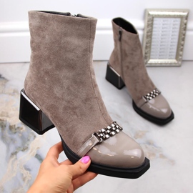 Stivali da donna con tacco decorativo beige D&amp;A S.Barski Premium Collection MR870-70 1
