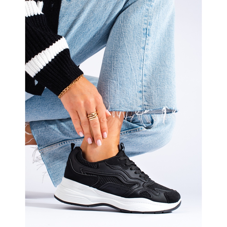 Sneakers stringate da donna di colore nero Shelovet 1