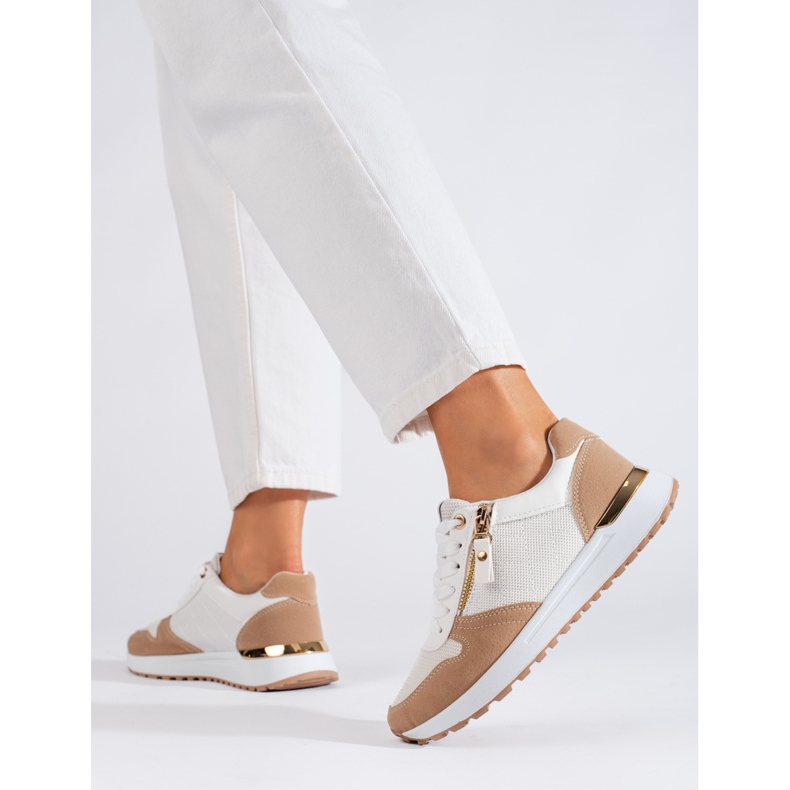 Comode scarpe sportive da donna in bianco e beige Shelovet bianca 2