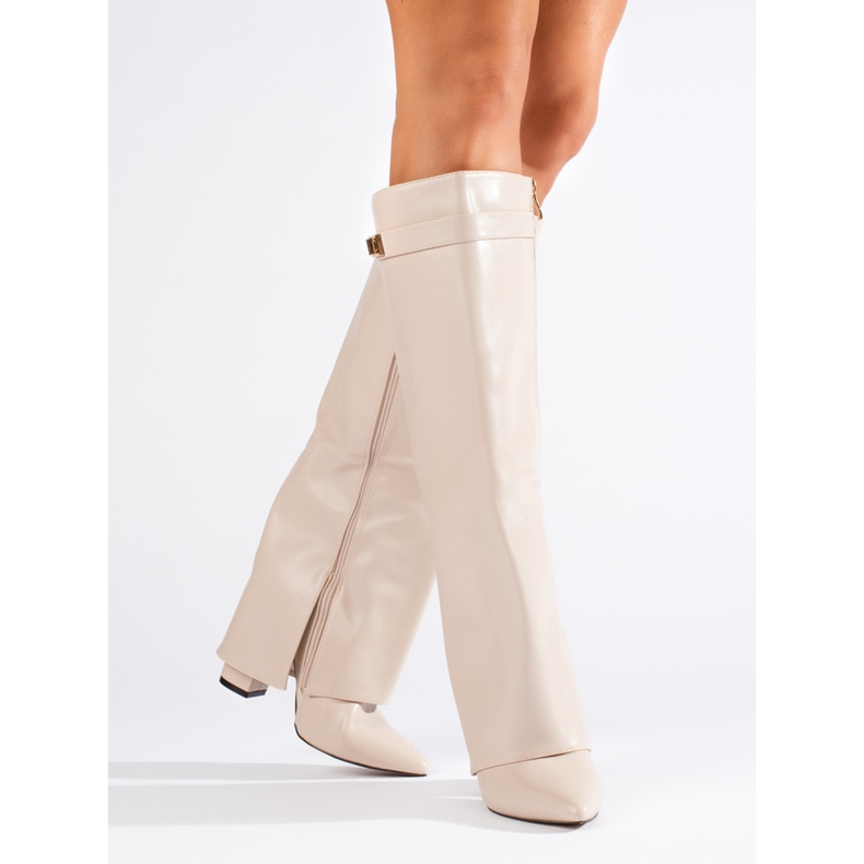 Stivali color crema con tacco alto e gambo arrotolato di Shelovet beige 1