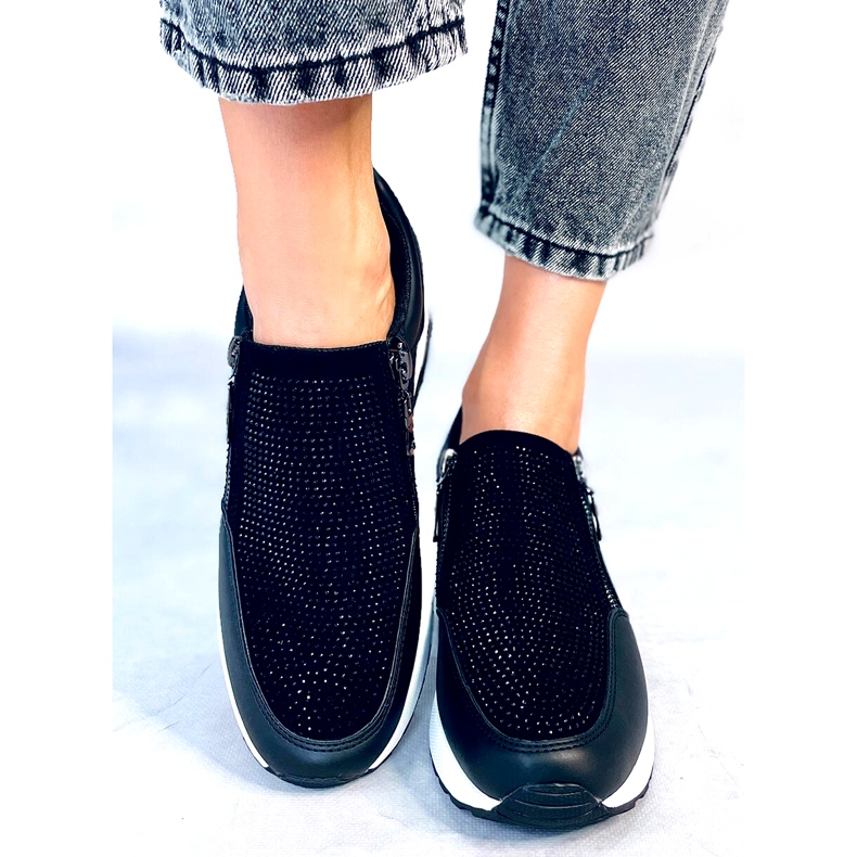 Sneakers sportive da donna con zeppa di colore nero lucido 1