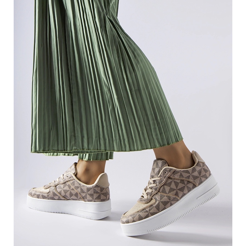 Inna Sneakers beige decorate con il monogramma Sands 1
