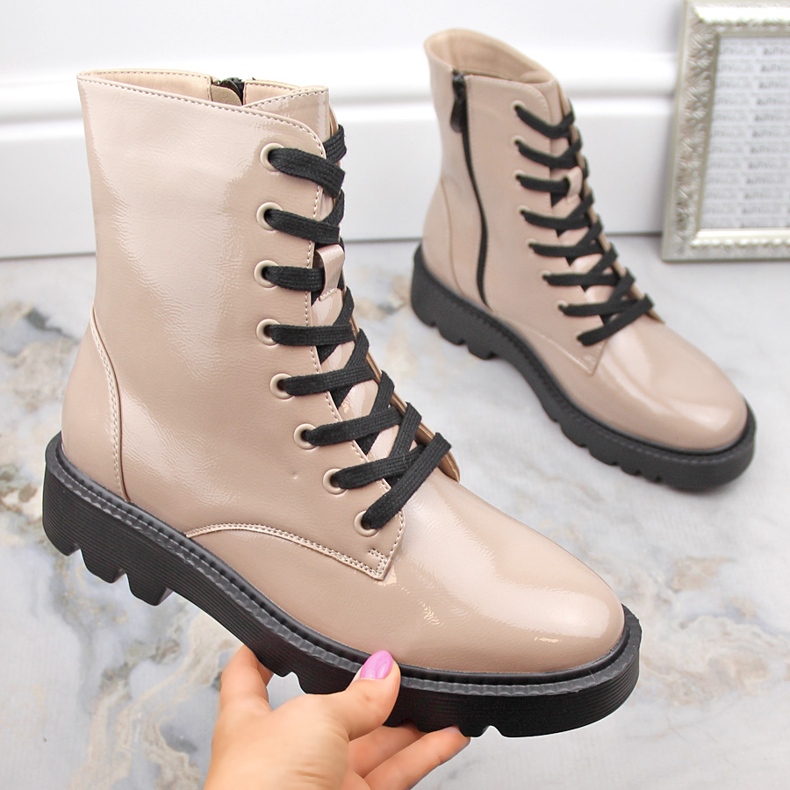 Stivali isolanti in pelle verniciata da donna, beige, Vinceza 58153 1