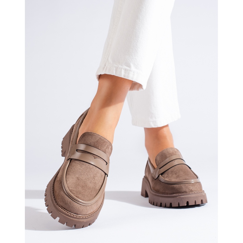 Mocassini da donna in camoscio beige di Shelovet 1