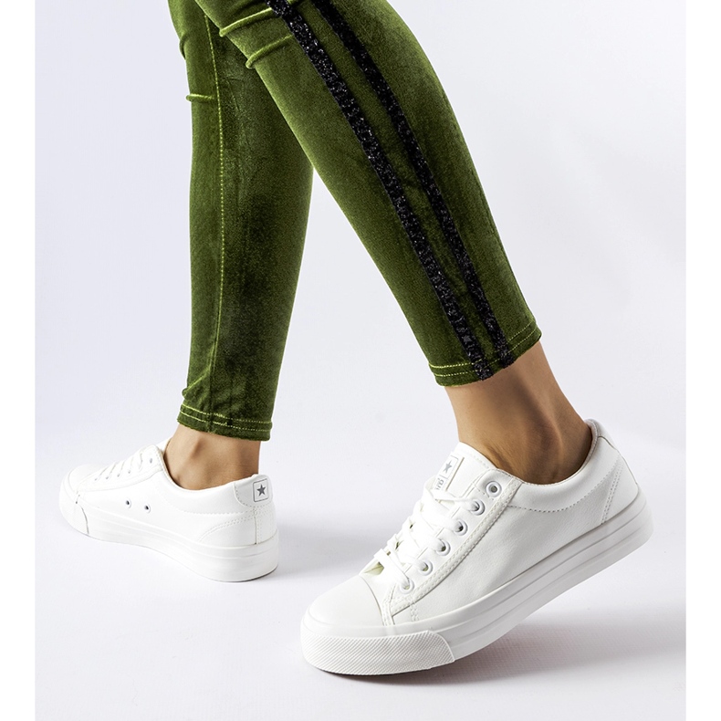 NEWS Sneaker Mushirah classiche bianche bianco 1