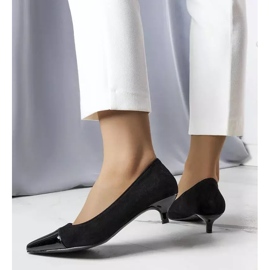 BM Décolleté nere con punta in vernice anatra nero 1