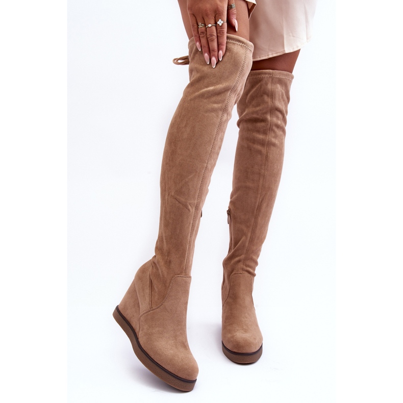 Stivali sopra il ginocchio Mephal in camoscio beige con zeppe 1