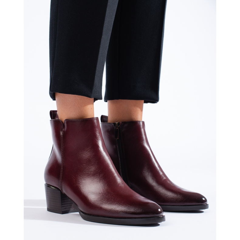 Stivaletti bordeaux con un comodo tacco alto di Vinceza rosso 1