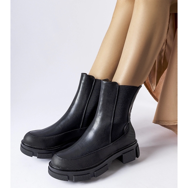 Stivaletti neri con tomaia elastica di Faisal nero 1