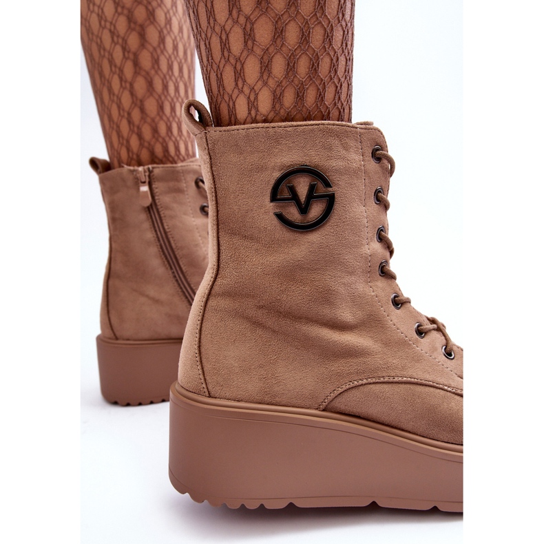 Vinceza Stivaletti da lavoro in pelle scamosciata beige su zeppe con plateau massiccio Lavica beige 1