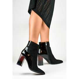 Eleganti stivali con tacco da donna nero 1