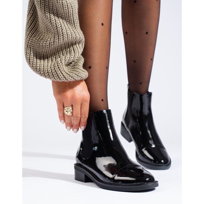 TRENDI Eleganti stivaletti Chelsea laccati nero 1