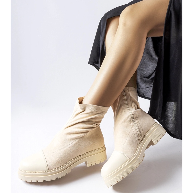 Stivaletti a calza in eco-camoscio beige di Cigliano 1