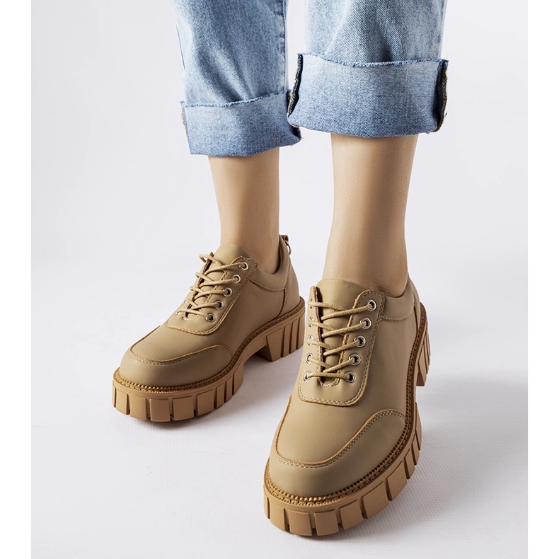 Scarpe marroni con finitura opaca di Severino beige 1