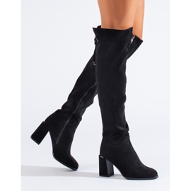 Eleganti stivali alti da donna Shelovet realizzati in suede ecologico di colore nero 2