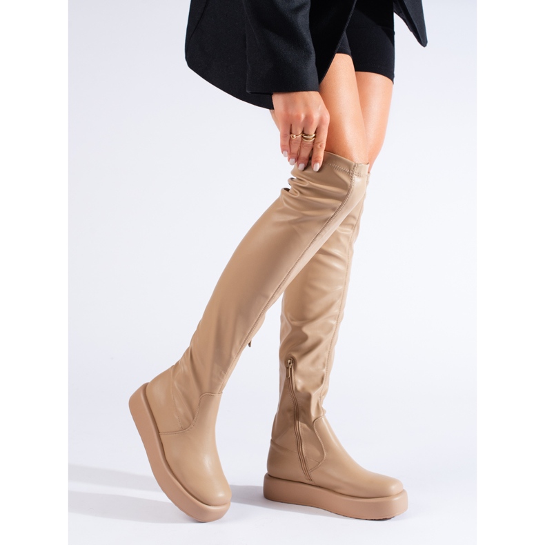 Moschettieri beige sulla piattaforma Shelovet 1