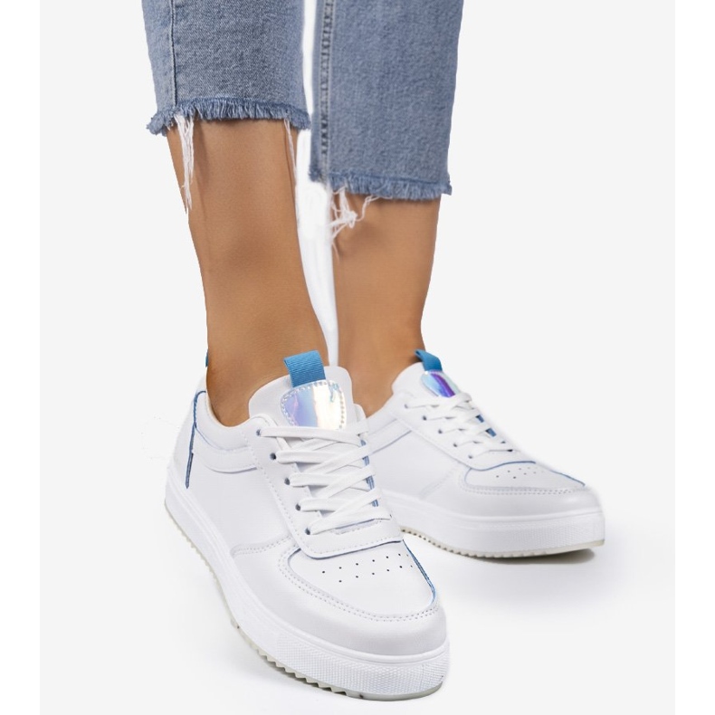 Sneakers bianche con inserti blu KK-203 bianca 1