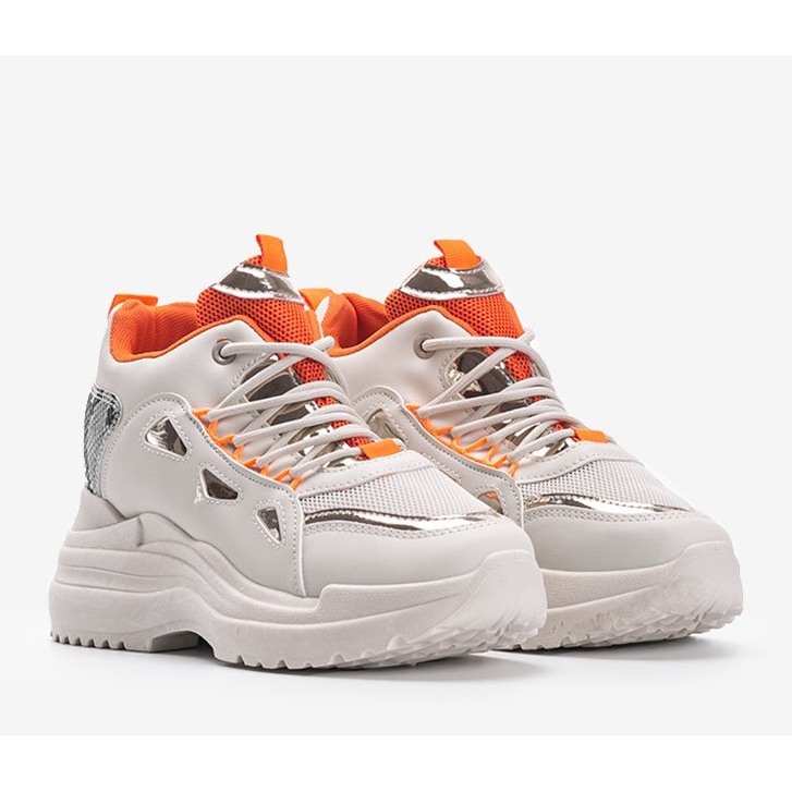 Le sneakers serpente bianche e beige di Felicia bianca 1