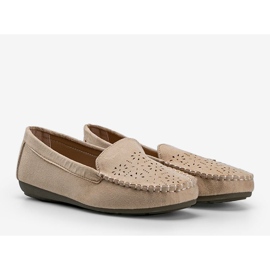 Mocassini beige con punta Justine traforata 1
