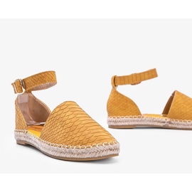 Espadrillas senape con motivo in pelle di serpente giallo 1
