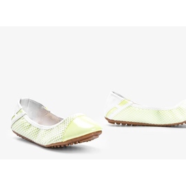Ballerine laccate verde pastello di Debbie bianca 1