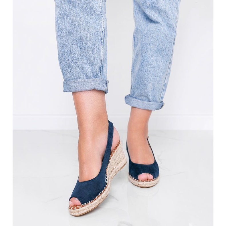 Sandali con zeppa blu navy di Caitlin 1