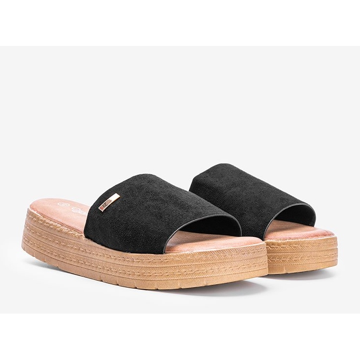 Ciabatte nere sulla piattaforma nero 1