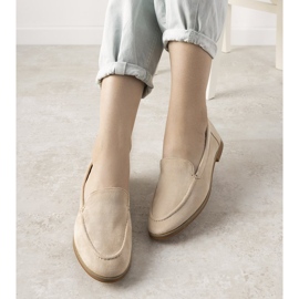 Mocassini Downtown beige con tacco piatto 1