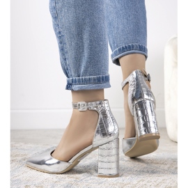 Décolleté argento sul post Ayers d'argento 2