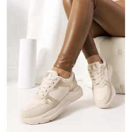 Sneakers beige con accenti Davis dorati 1