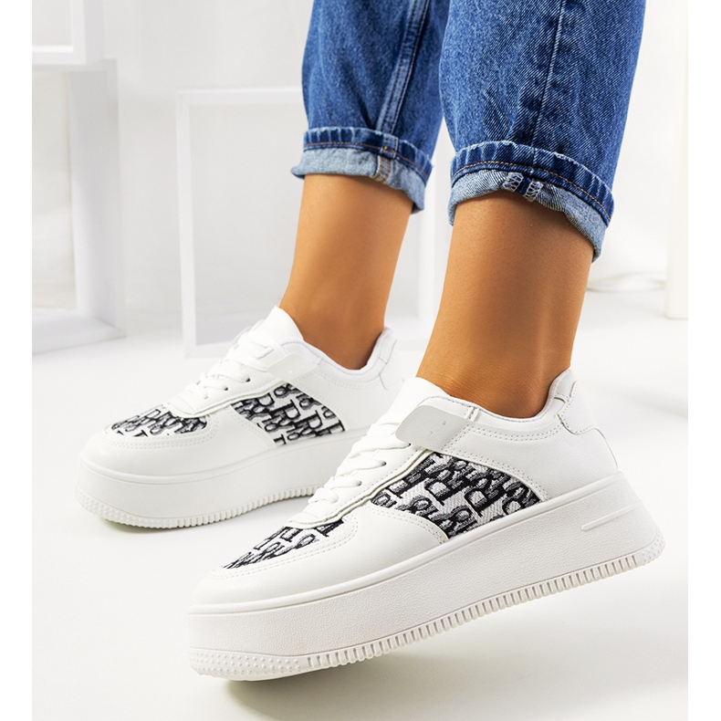 Sneakers bianche sulla piattaforma Worden bianca 1