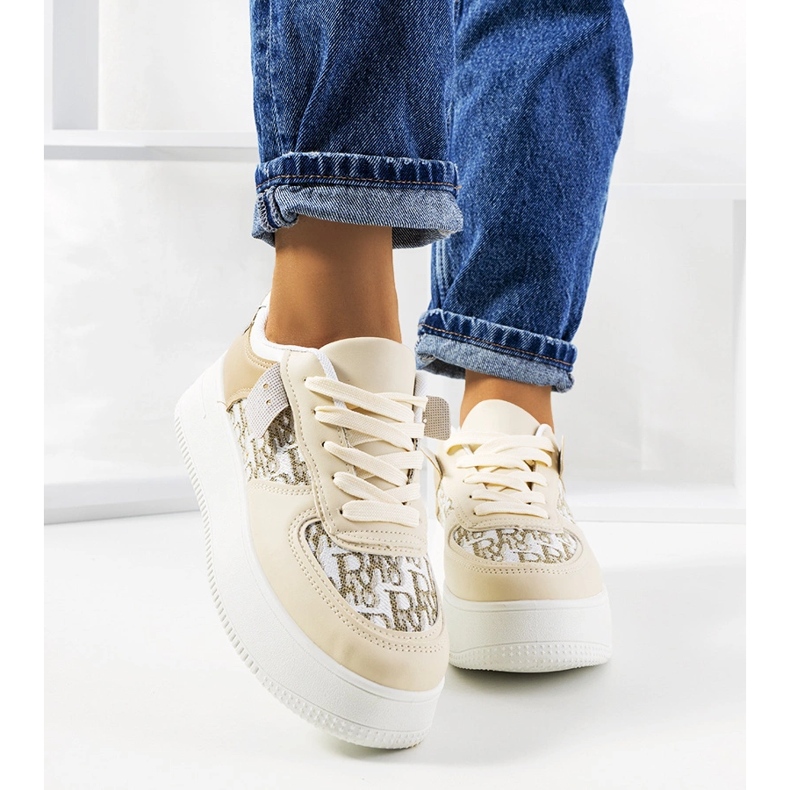 Sneakers beige sulla piattaforma Worden 1