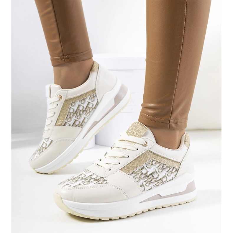 Sneakers beige dell'Aloisia 1